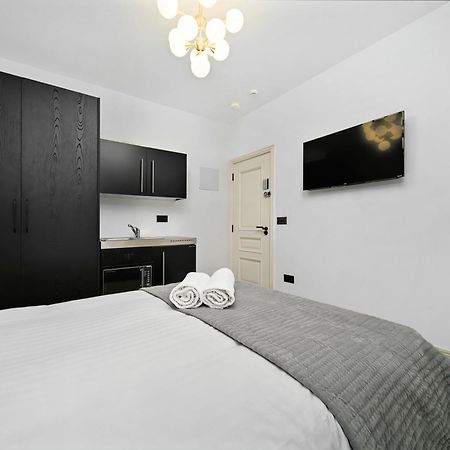 Nine Elms Modern Studio Apartments London Exterior photo