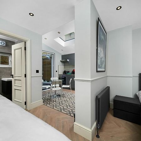 Nine Elms Modern Studio Apartments London Exterior photo
