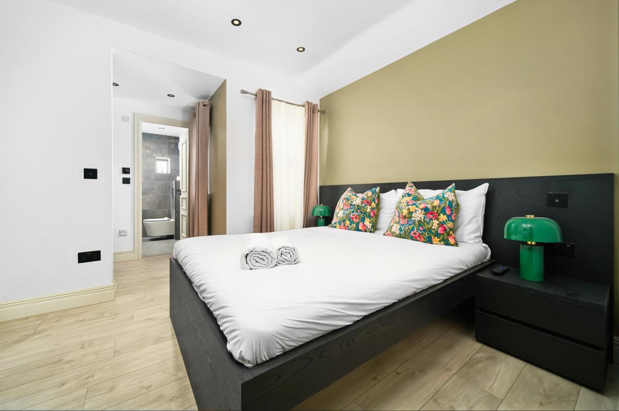 Nine Elms Modern Studio Apartments London Exterior photo