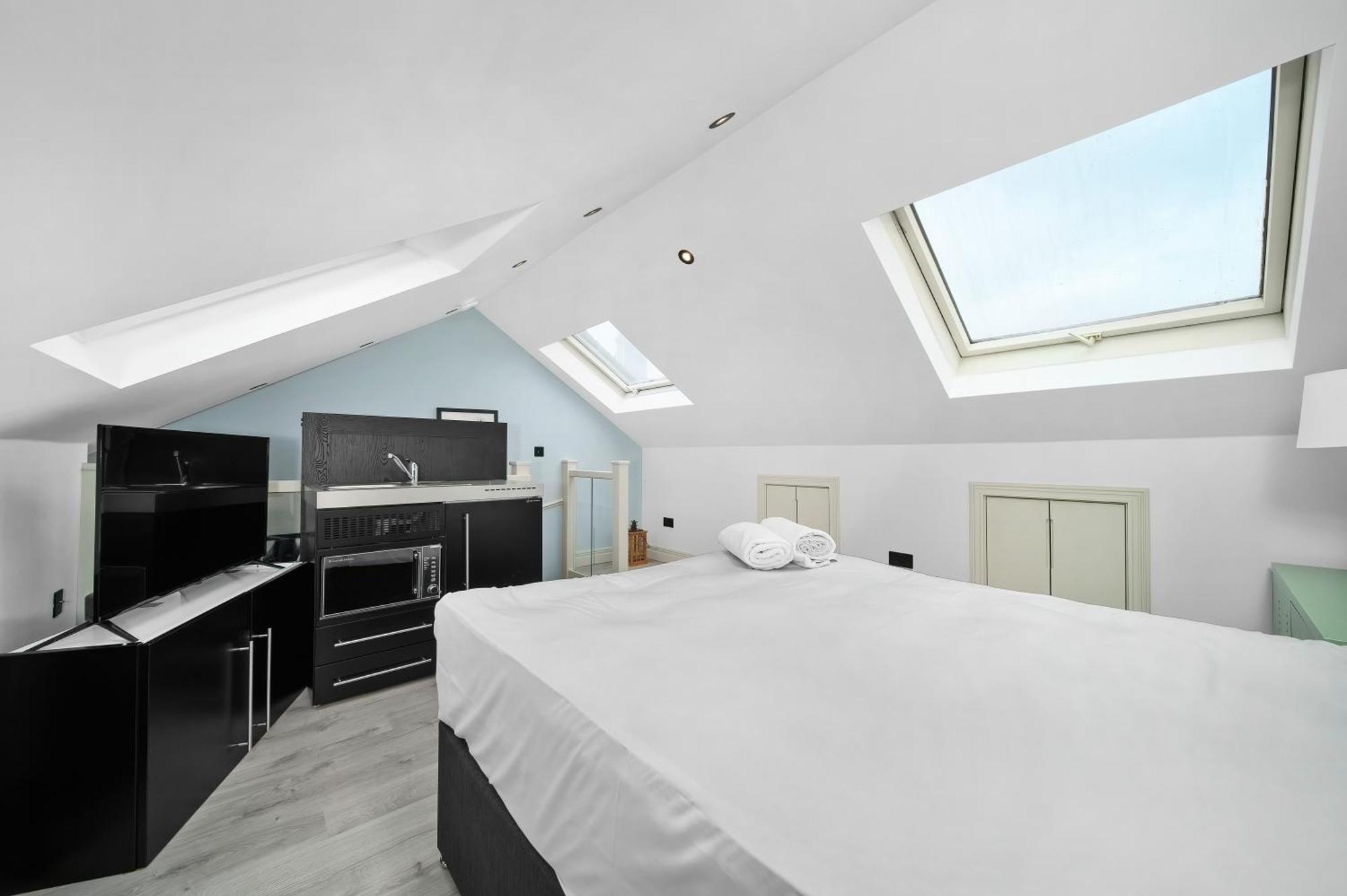 Nine Elms Modern Studio Apartments London Exterior photo